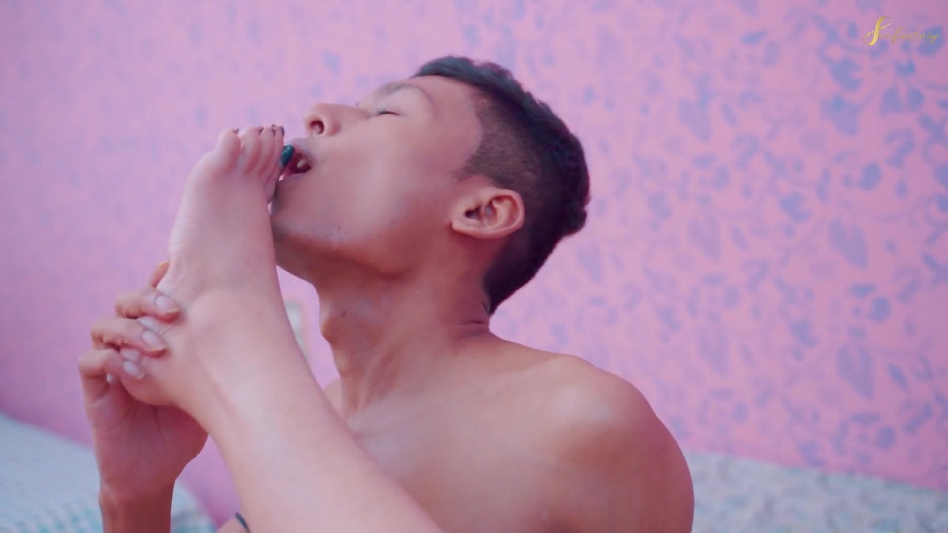 Stepson Gets Sex Relief From His Stepmom After Spotting Her Huge Tits screenshot 3