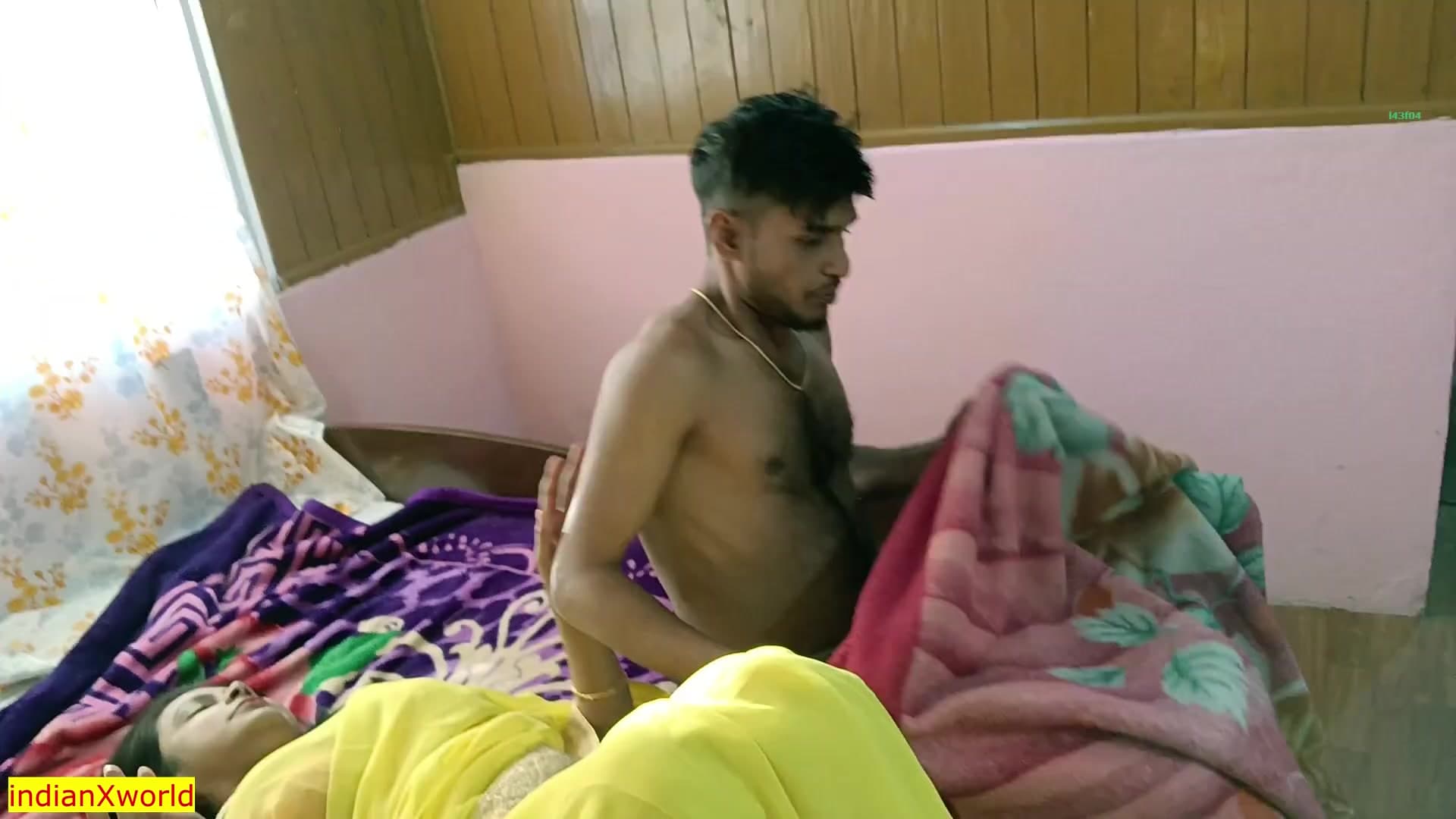 Indian Newlywed Couple First Night Honeymoon Fucking! Desi Couple Sex screenshot 8