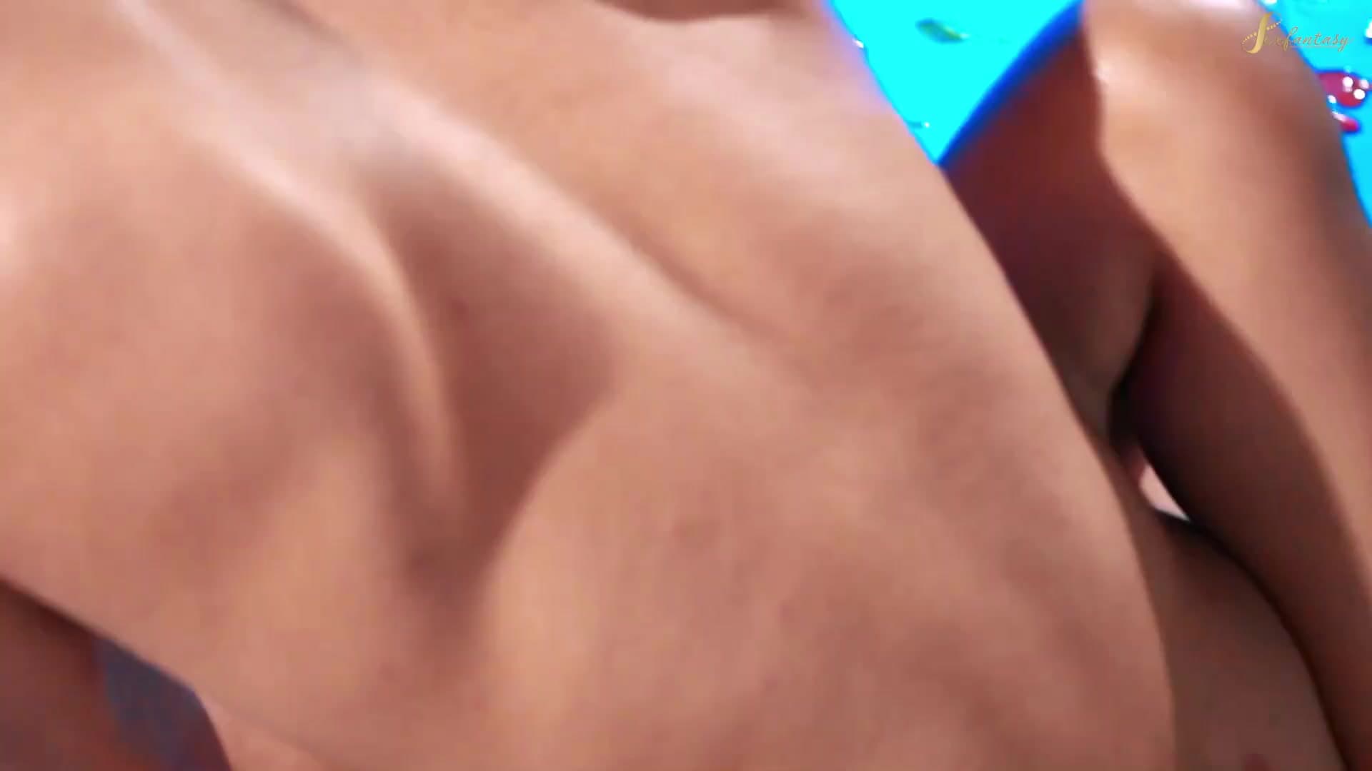 Gangbang Fun in the Swimming Pool with a Horny Girl screenshot 7