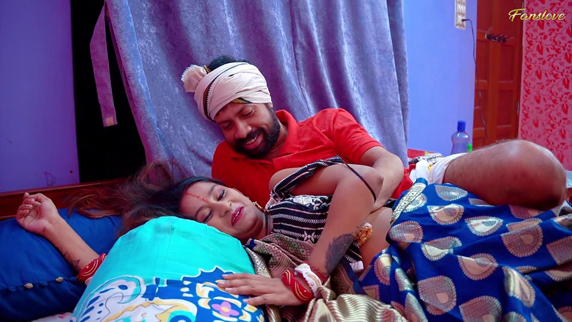 Indian Desi Wife Fucked Hard by Her Servant screenshot 4