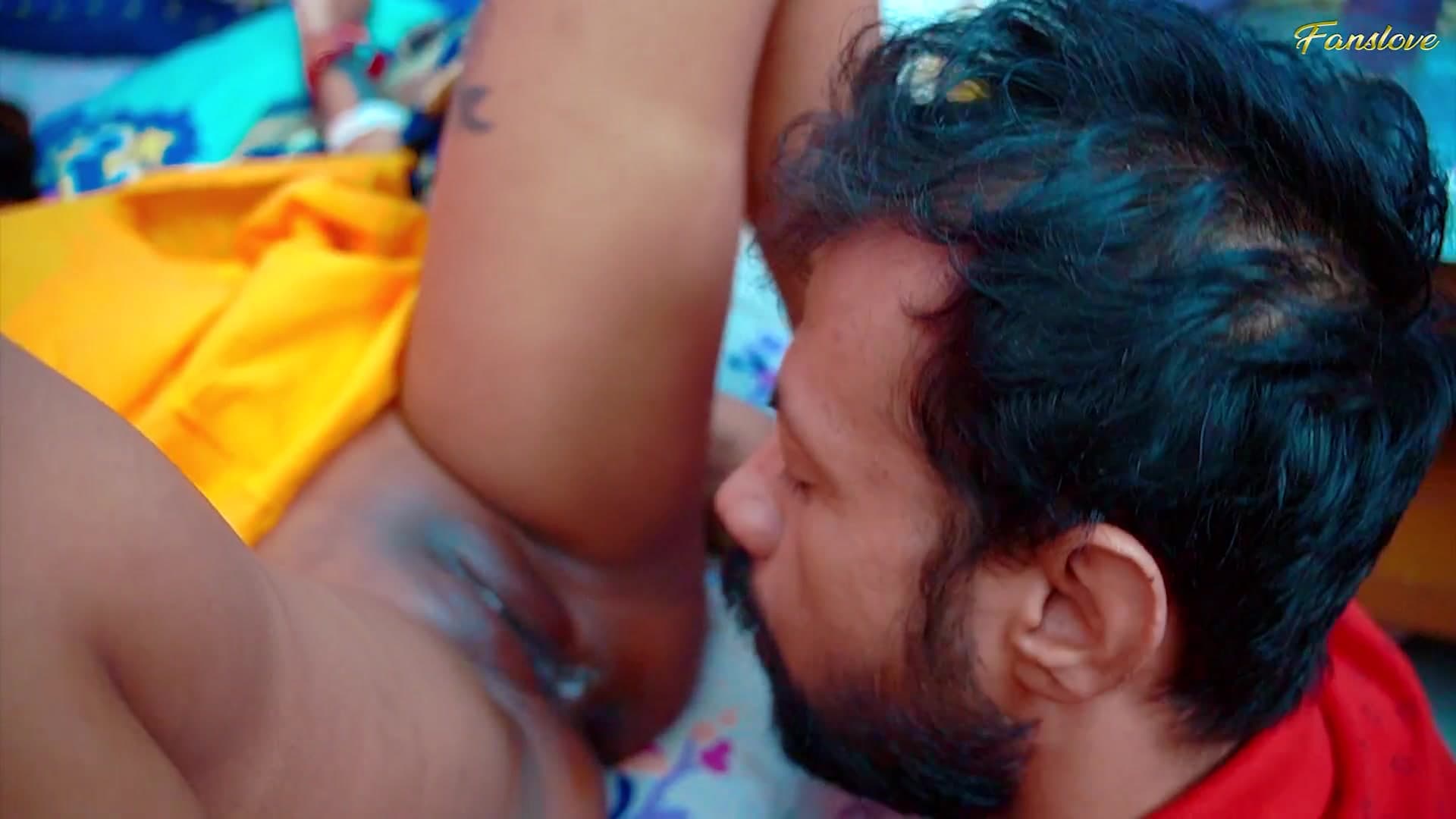 Indian Desi Wife Fucked Hard by Her Servant screenshot 8