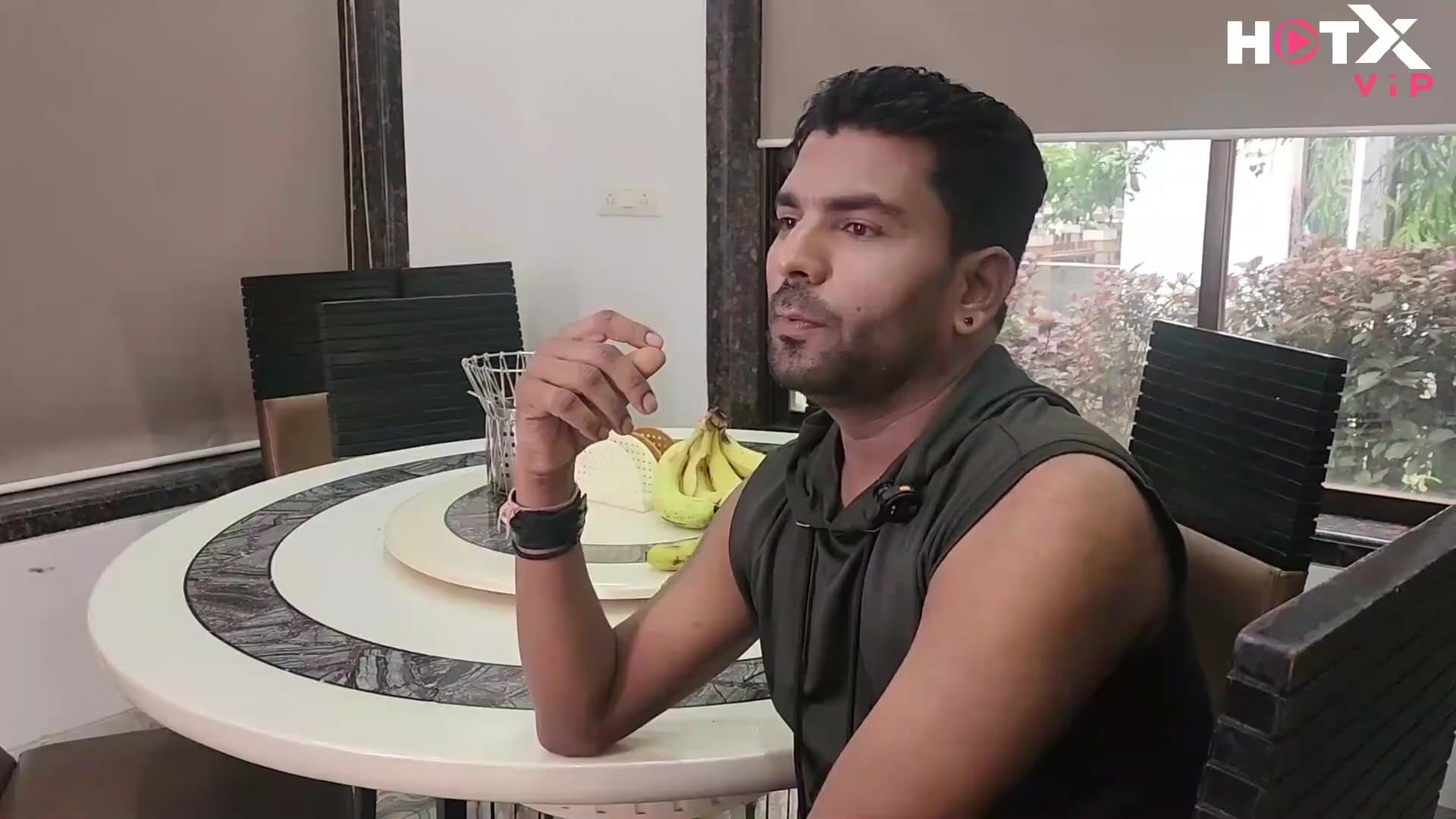 Big Tits Indian MILF Bhabhi Removes Saree and Gets Fucked by Devar Ji screenshot 3