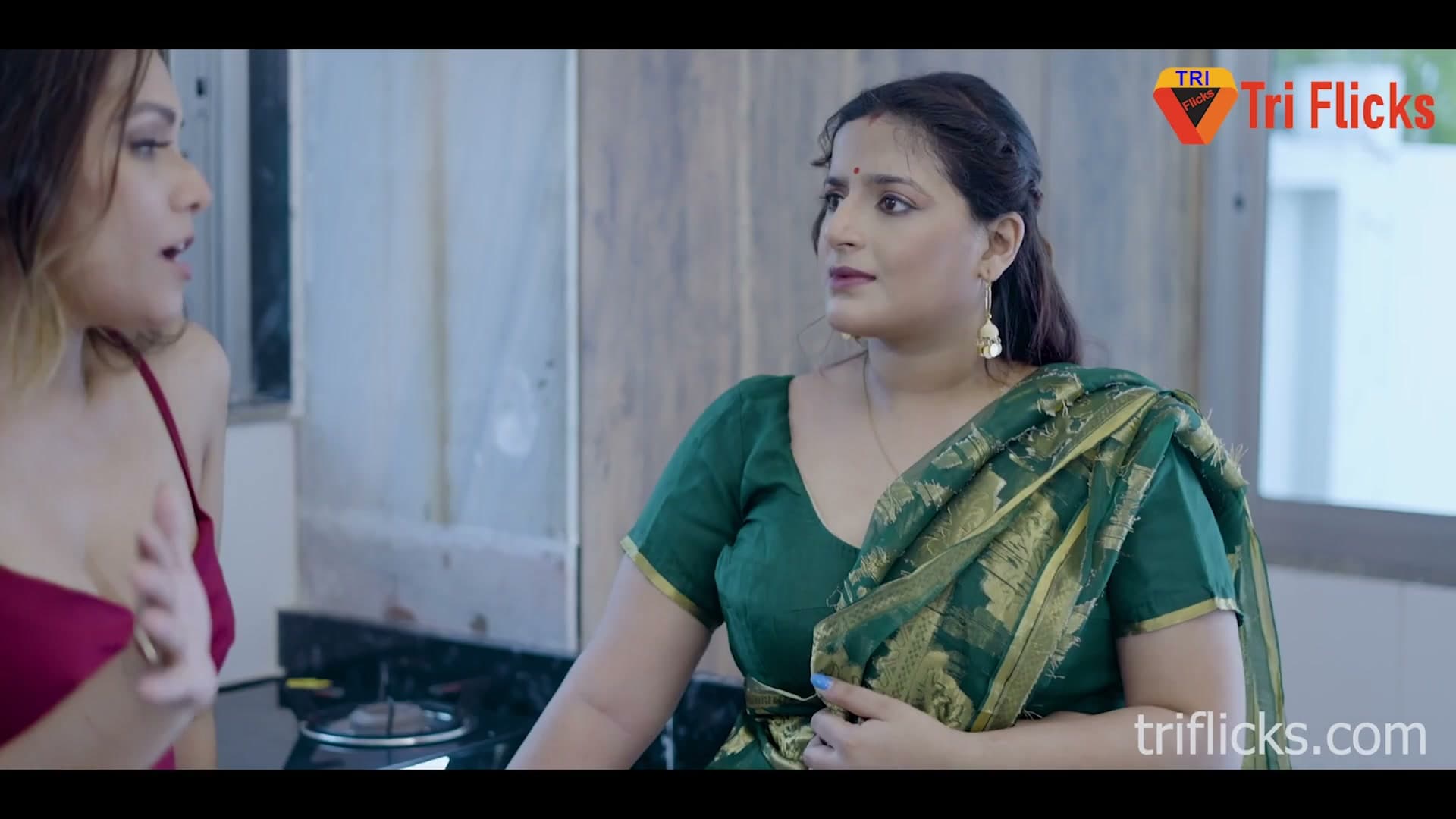 Garmi Season Lesbian Scene with Zoya Rathore and Aysuhi Bhowmick screenshot 5