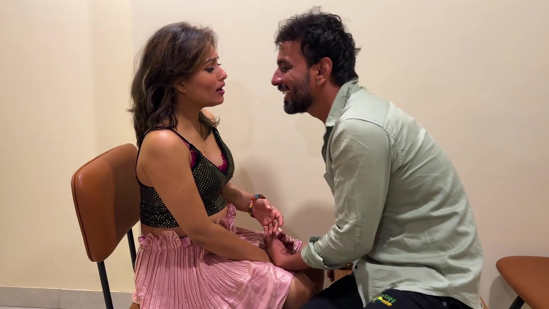 Stunning Indian Bhabhi Gets Fucked Hard by Her Husband in Hot Sex Video screenshot 3