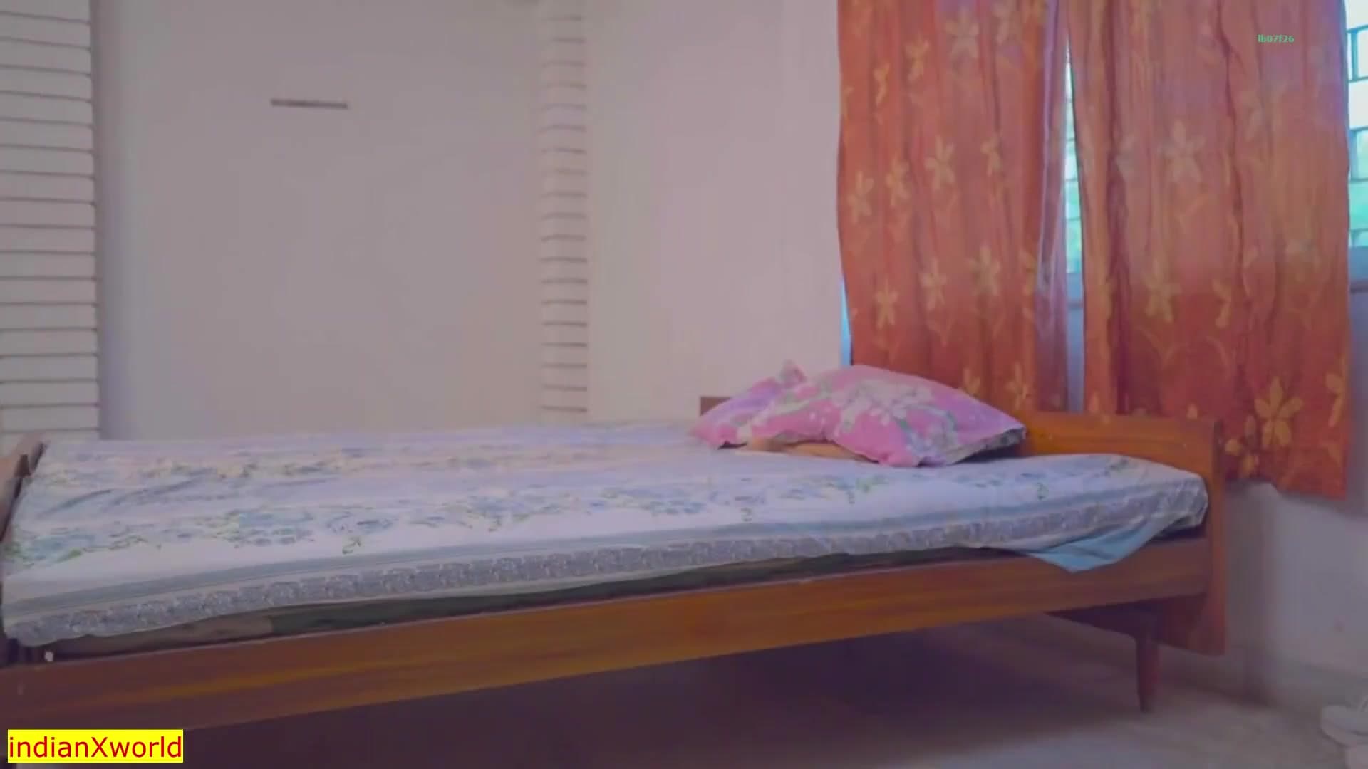 Indian Wife Cheats on Husband with Ex Boyfriend! Secret Sea Beach Hookup screenshot 2