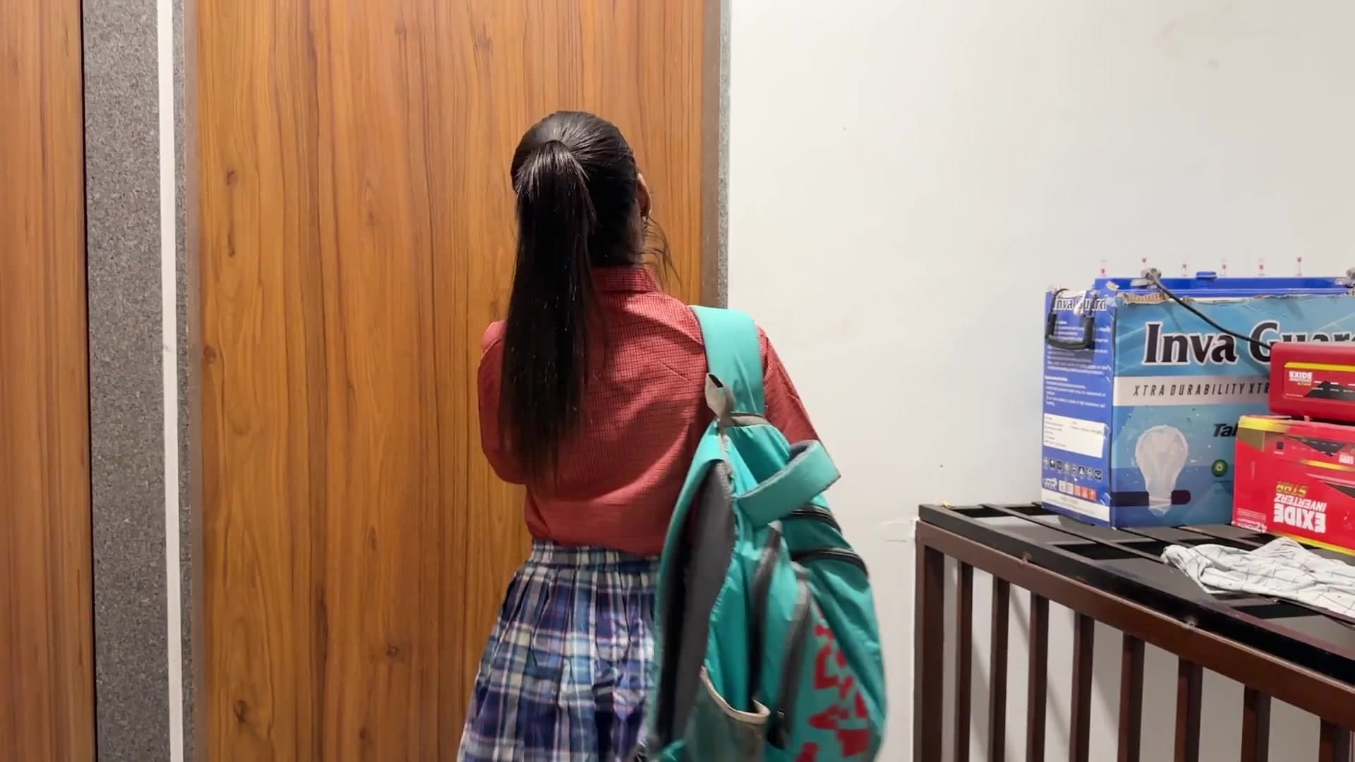 Brother-in-law Fucked College Girl When She Was Home Alone screenshot 2