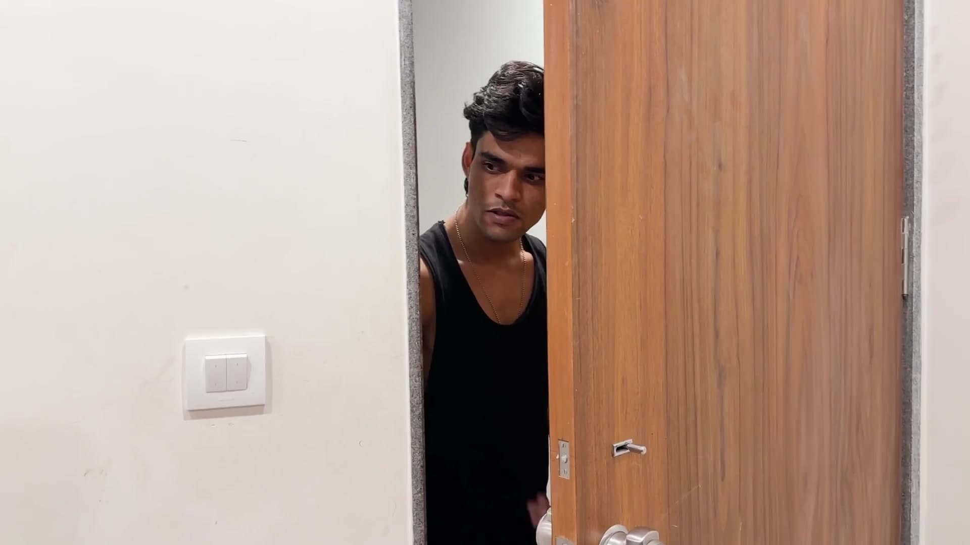 Brother-in-law Fucked College Girl When She Was Home Alone screenshot 3