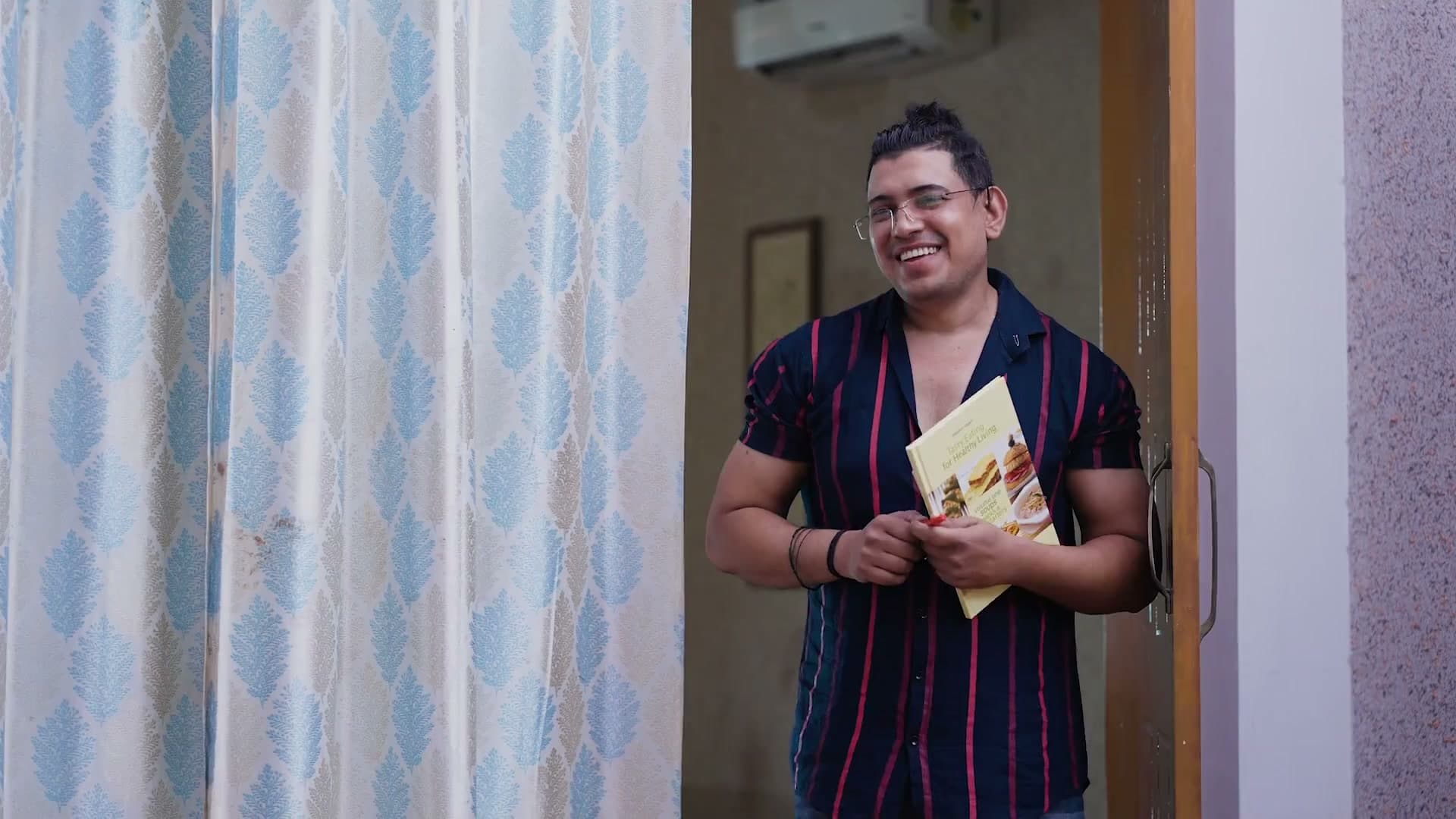 Teacher Fucks Her Student's Hot Body screenshot 3