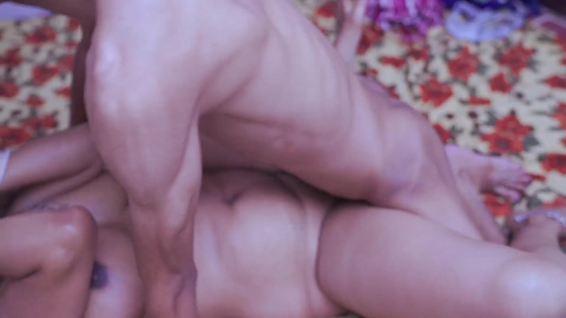 Gorgeous Indian Bhabhi Was Home Alone and Hired a Masseur Who Ended Up Fucking Her screenshot 6