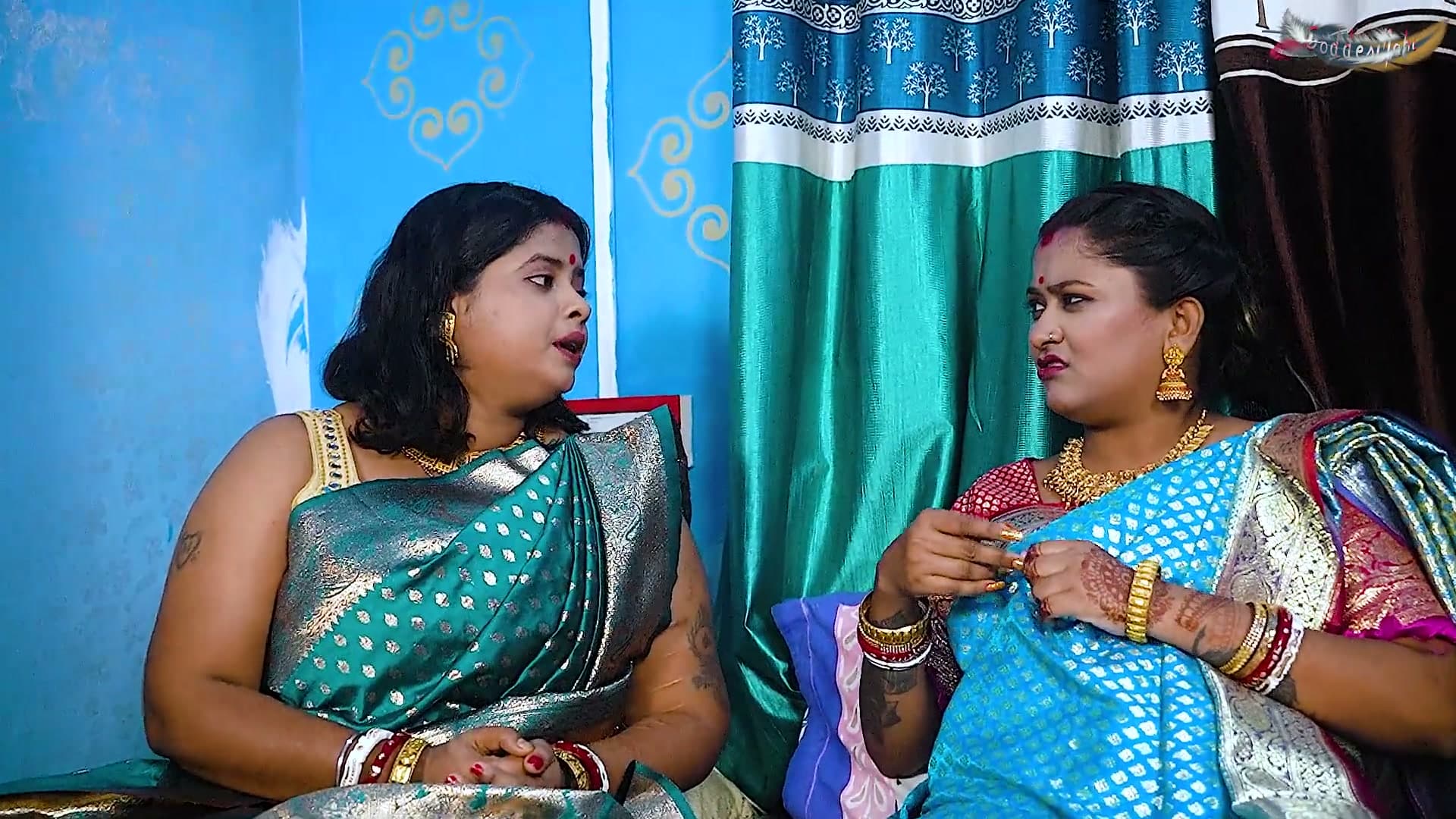 Two Mallu Bhabhi Hardcore Threesome Fucking with Home Servant While Alone at Home Hindi Audio screenshot 3